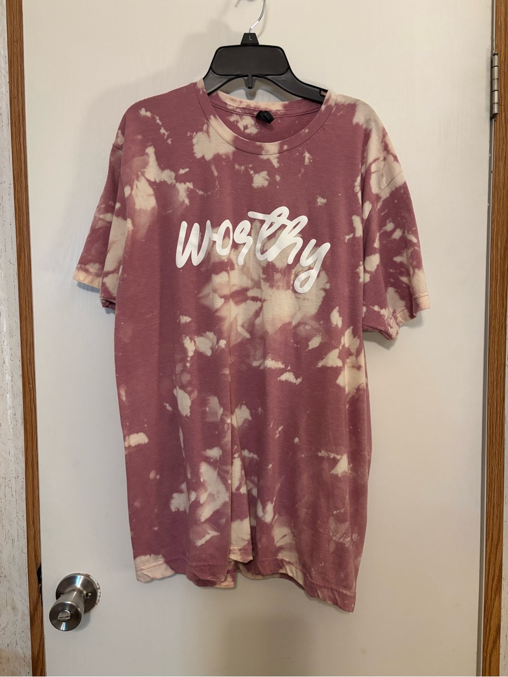 Worthy Graphic Tie-Dye Tee - Mauve & Cream
